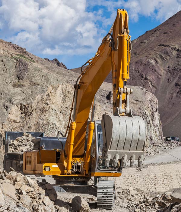 road construction in himalayas QDEHVB2